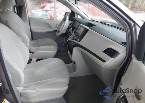 2011 Toyota Sienna Base V6 из США, поврежденный, VIN 5TDZK3DC9BS166816